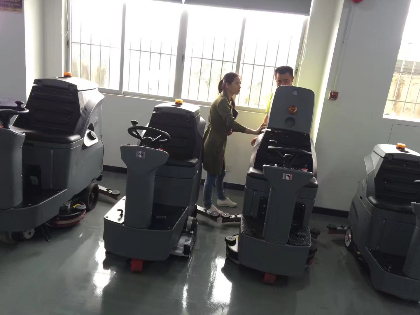 滄州洗地車(chē)