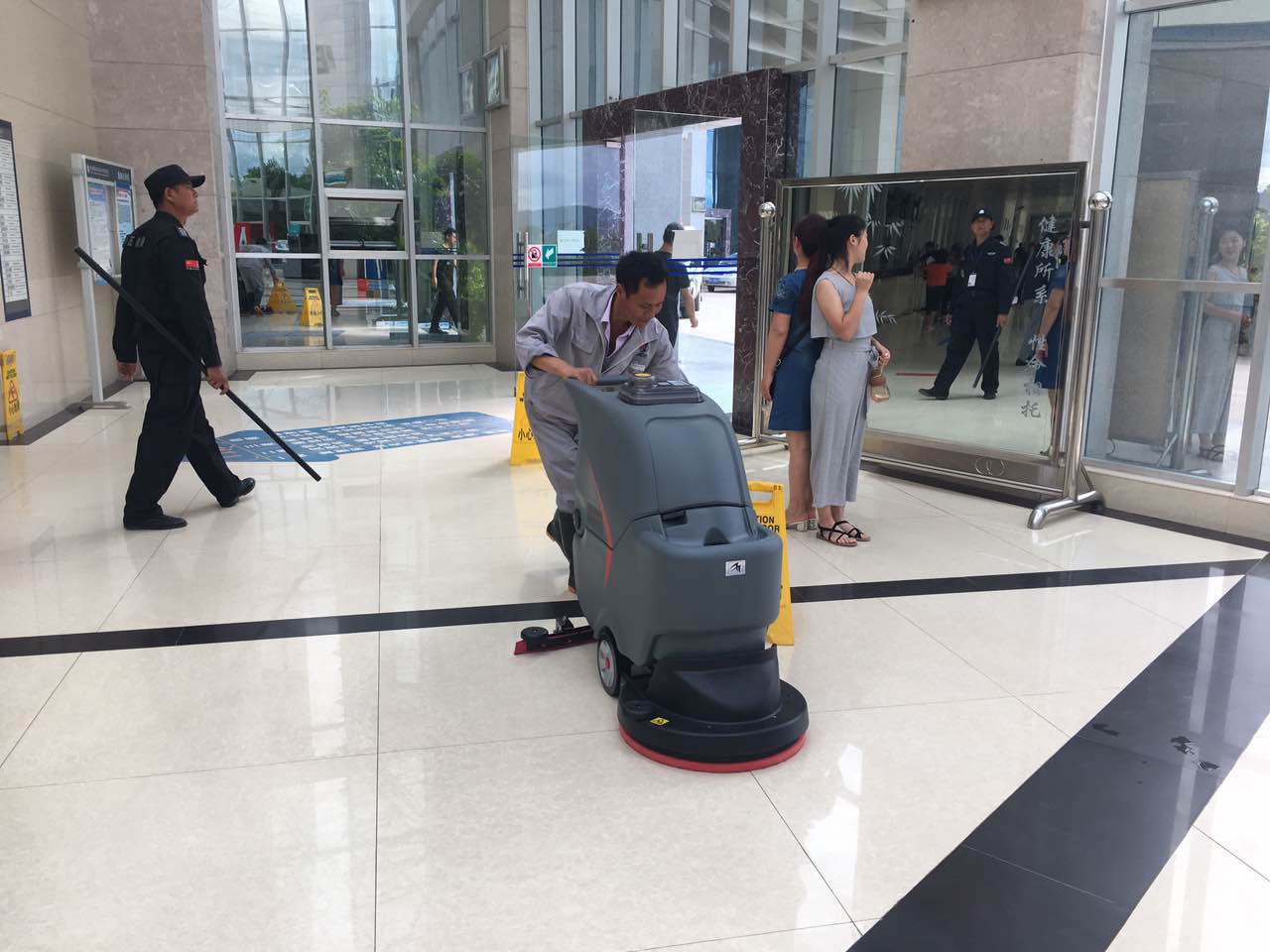 樂(lè)平洗地機(jī)