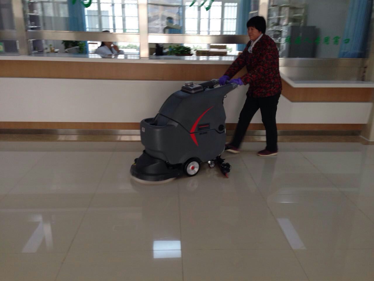 商場(chǎng)洗地機(jī)