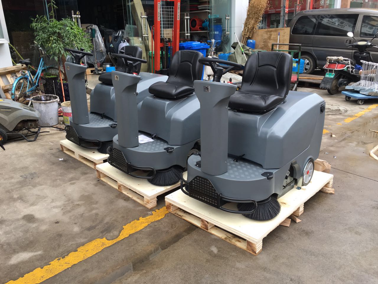 清掃車為什么應(yīng)用如此廣泛，它有什么優(yōu)勢(shì)?