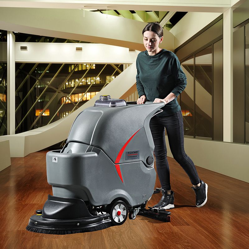 駕駛式全自動(dòng)掃地機(jī)、洗地機(jī)一種專(zhuān)業(yè)的清潔設(shè)備