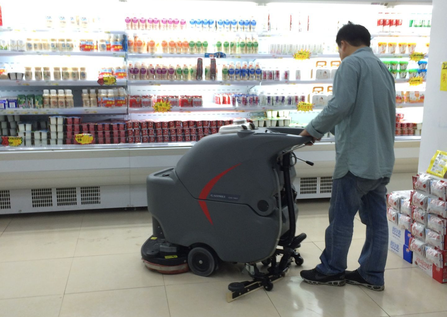 保潔公司使用洗地機(jī)好嗎？