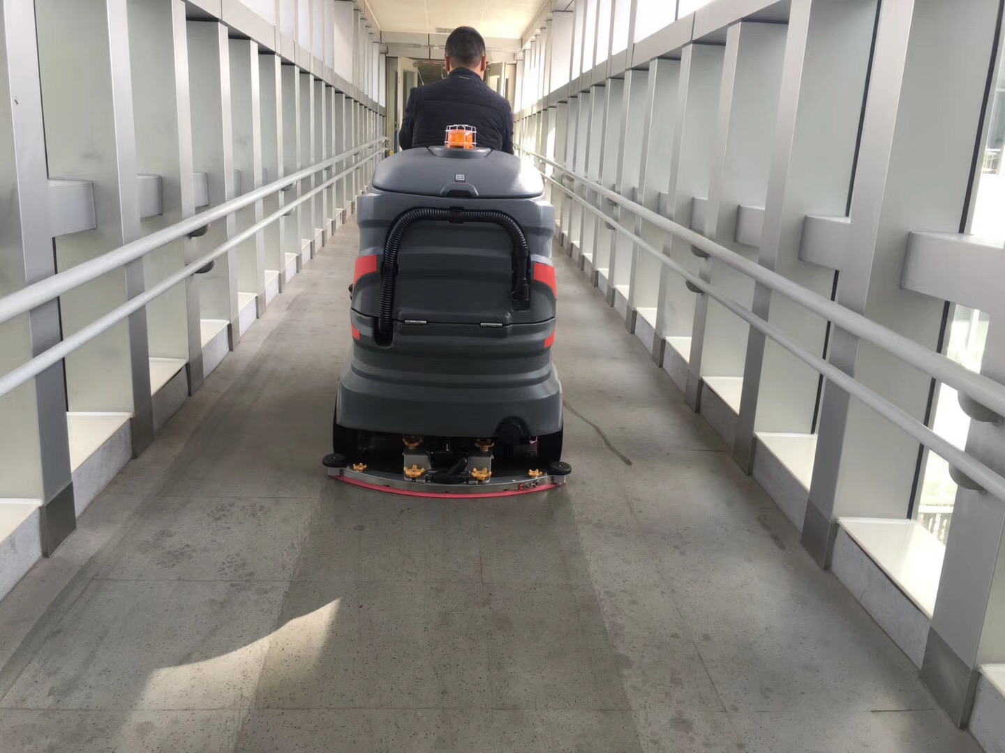 電池洗地機(jī)不能正常工作是什么原因