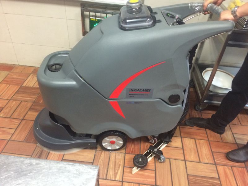 手推式洗地機(jī)有哪些讓人喜愛的優(yōu)點(diǎn)？