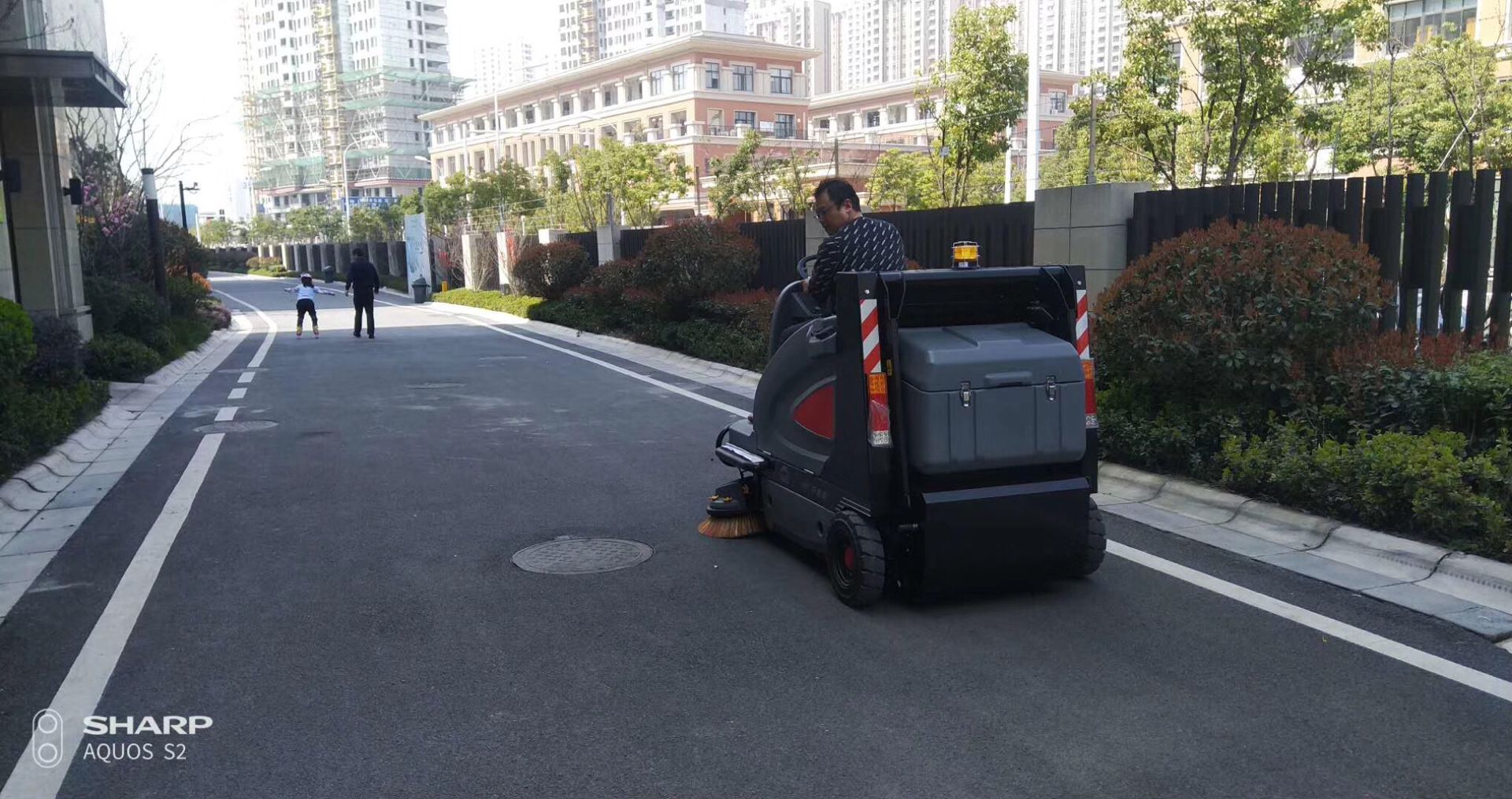 怎么延長(zhǎng)掃地車(chē)電瓶的使用壽命？