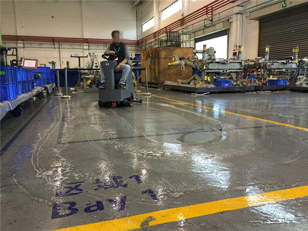 環(huán)氧地面用什么清洗比較好？